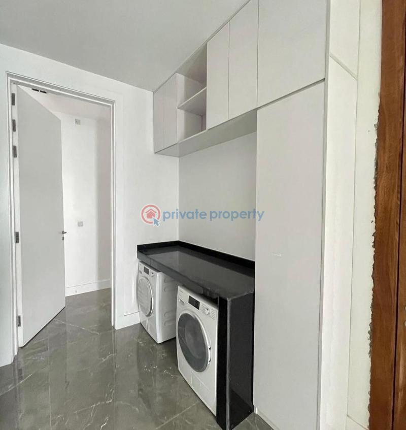 5 bedroom House For Sale Isolo Lagos - 1