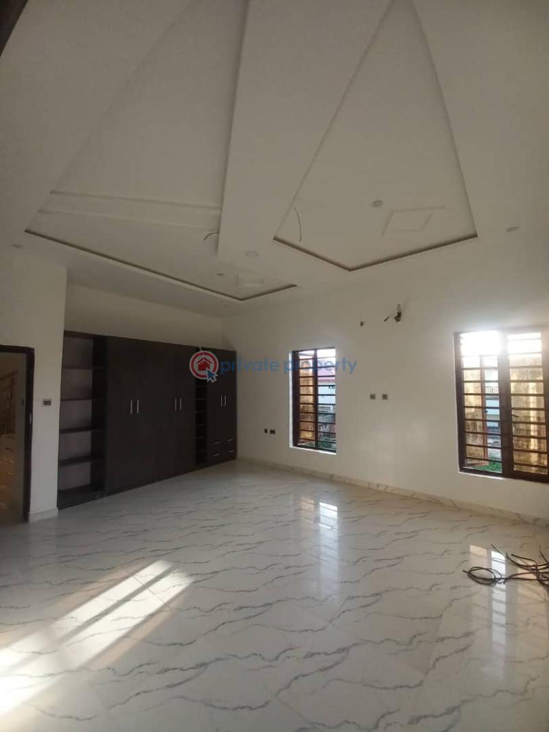 5 bedroom Flat & Apartment For Sale Magodo Gra Phase2 Kosofe/Ikosi Lagos - 1