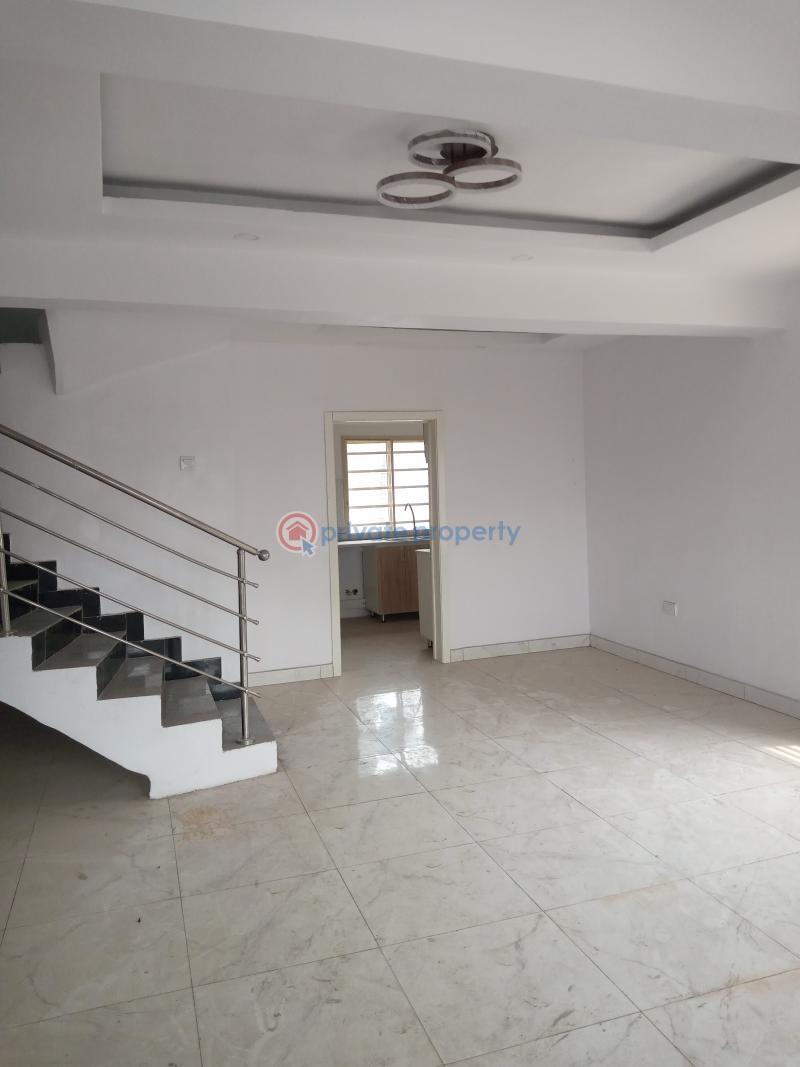 For rent 4 bedroom House Olaleye New Housing Estate (iponro Surulere