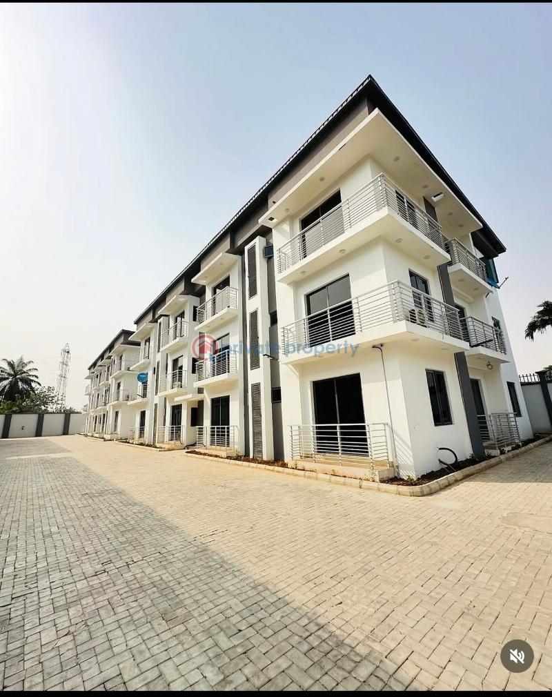 3 bedroom Block Of Flats For Sale Onigbongbo Estate Maryland Mende Maryland Lagos - 0