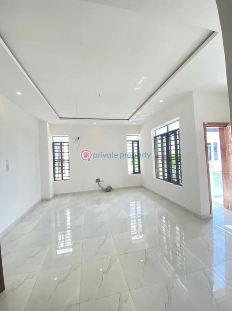 5 bedroom House For Sale Ologolo Lekki Lagos - 1