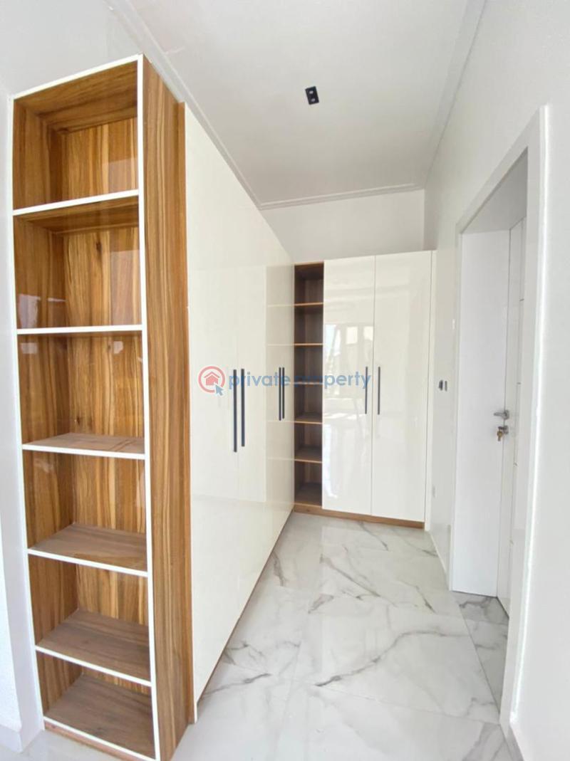 7 bedroom House For Sale Lekki Lagos - 13