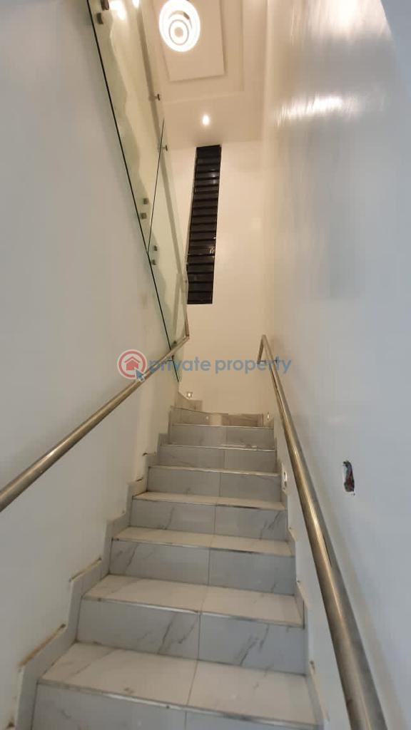 7 bedroom House For Sale Lekki Lagos - 3