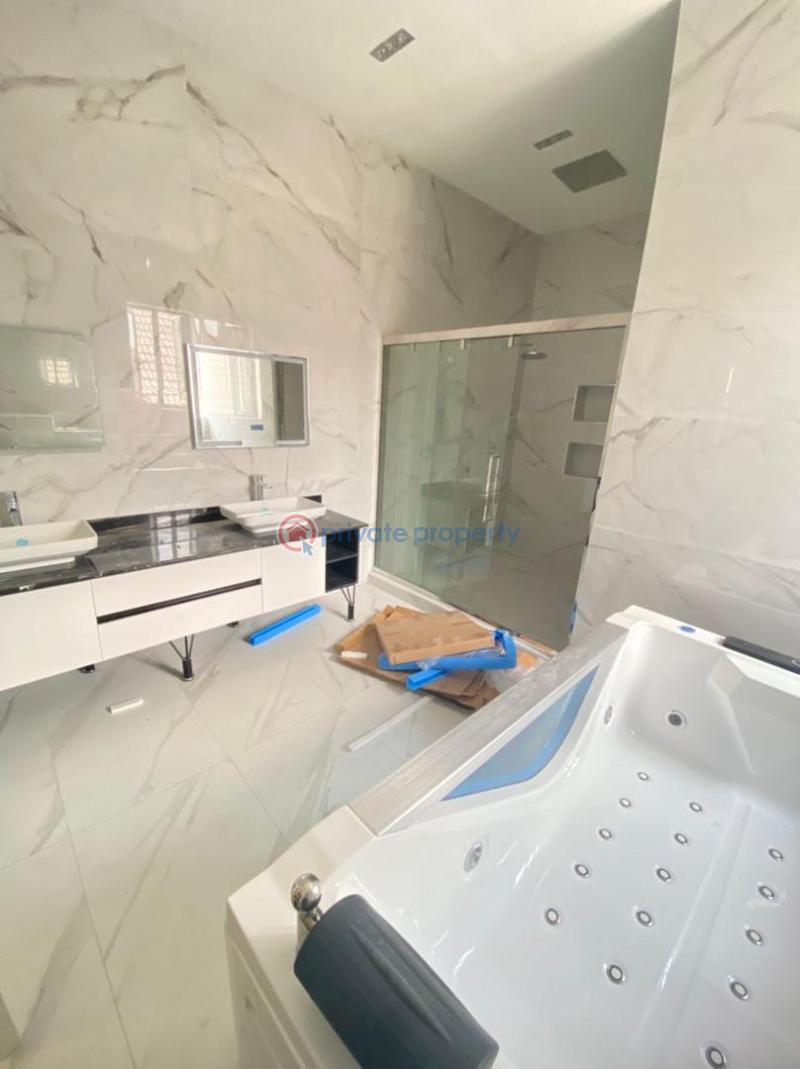 7 bedroom House For Sale Lekki Lagos - 10