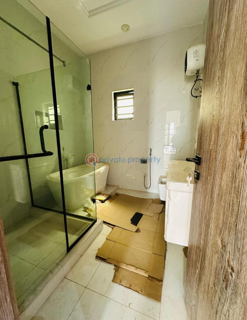 5 bedroom Detached Duplex For Sale Magodo GRA Phase 2 Kosofe/Ikosi Lagos - 2