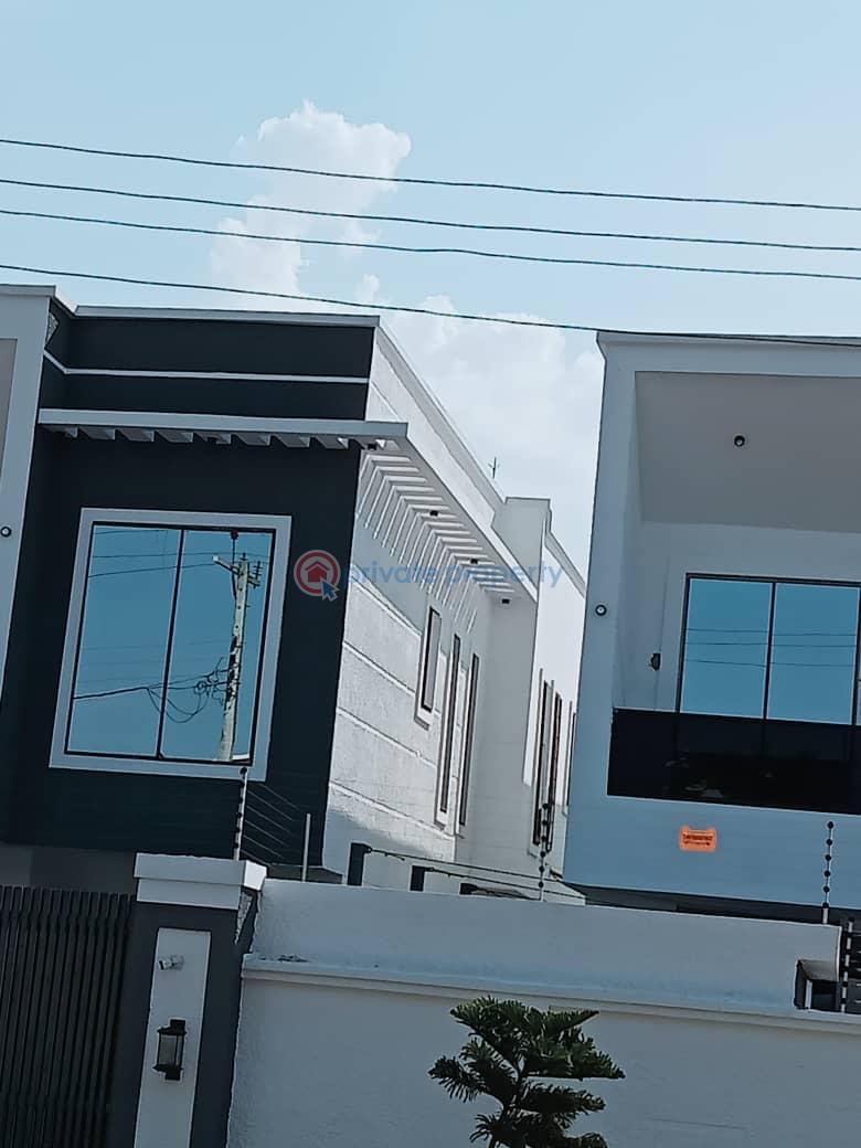 5 bedroom Detached Duplex For Sale Omole Phase 2 Ojodu Lagos - 1