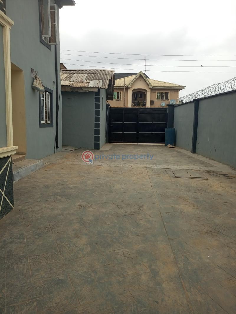 2 bedroom Flat & Apartment For Rent Bucknor Estate Isolo Lagos - 21