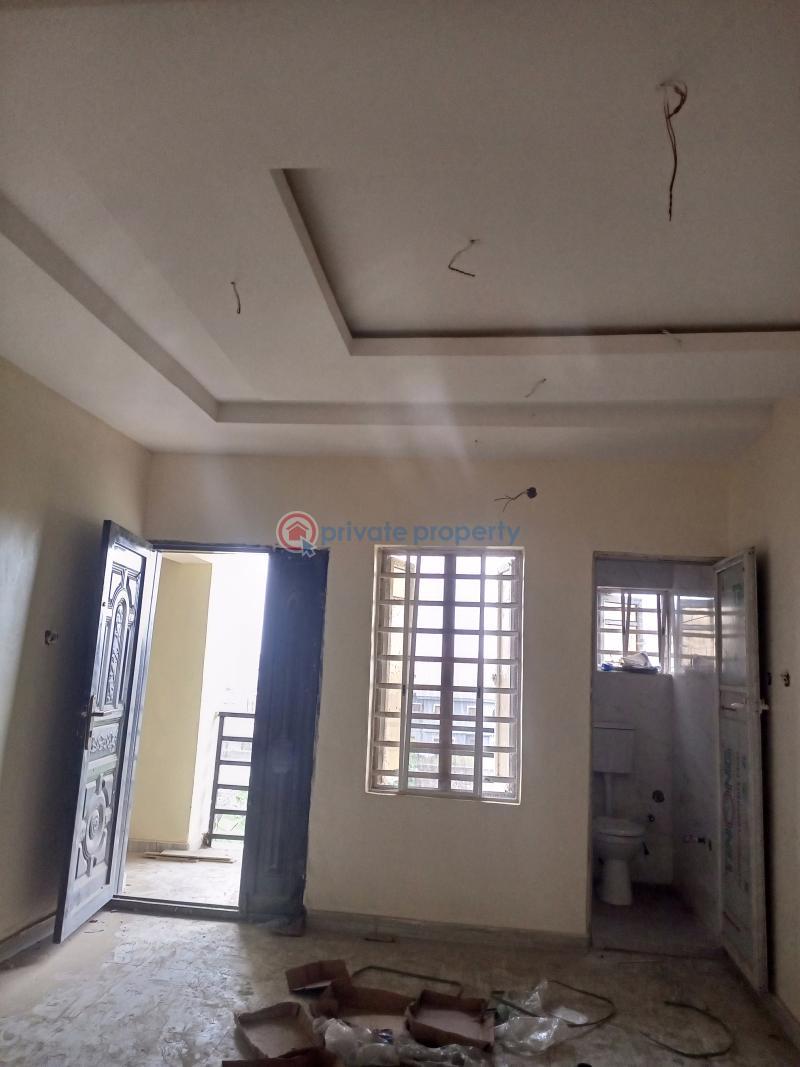 2 bedroom Flat & Apartment For Rent Bucknor Estate Isolo Lagos - 12