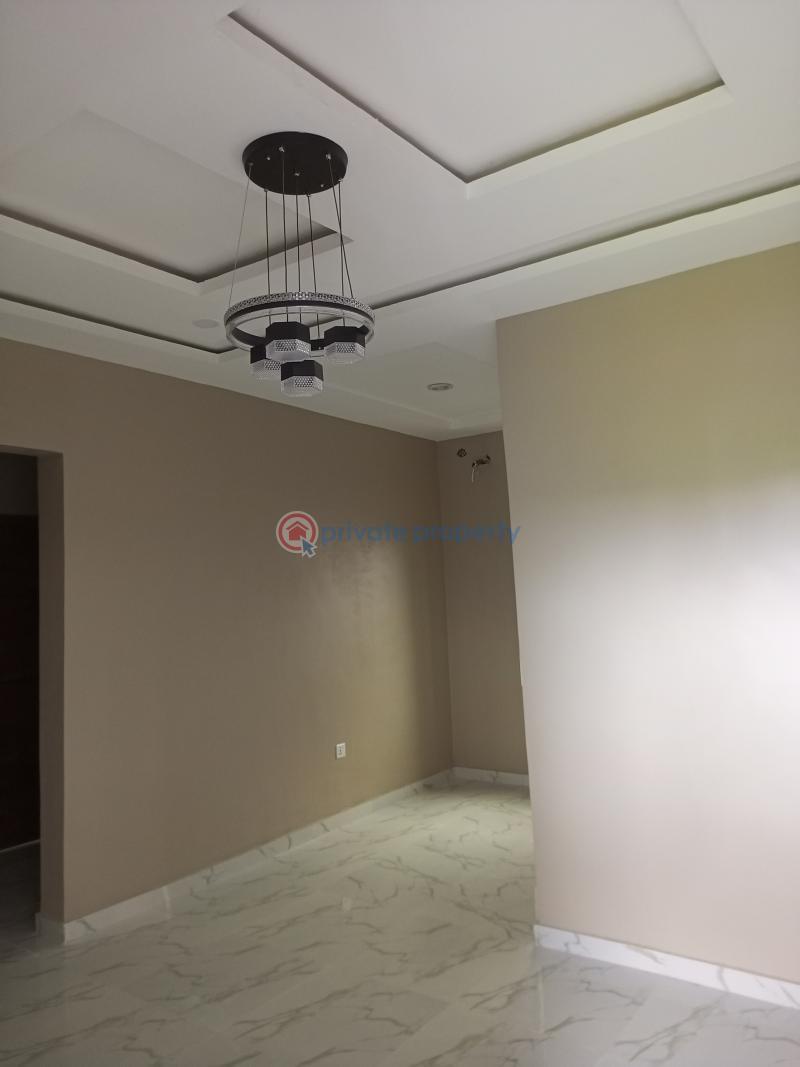 2 bedroom Block Of Flats For Rent Duduyemi Bucknor Estate. Jakande Axis. Bucknor Estate Isolo Lagos - 7