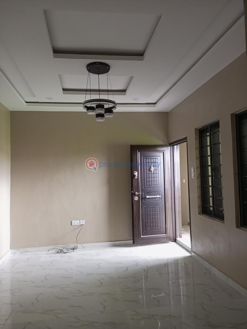 2 bedroom Block Of Flats For Rent Duduyemi Bucknor Estate. Jakande Axis. Bucknor Estate Isolo Lagos - 1