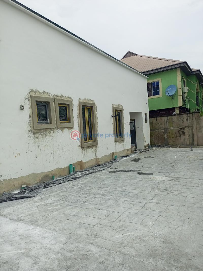 3 bedroom Bungalow For Sale Tijani Salako Bucknor Estate Bucknor Estate Isolo Lagos - 5