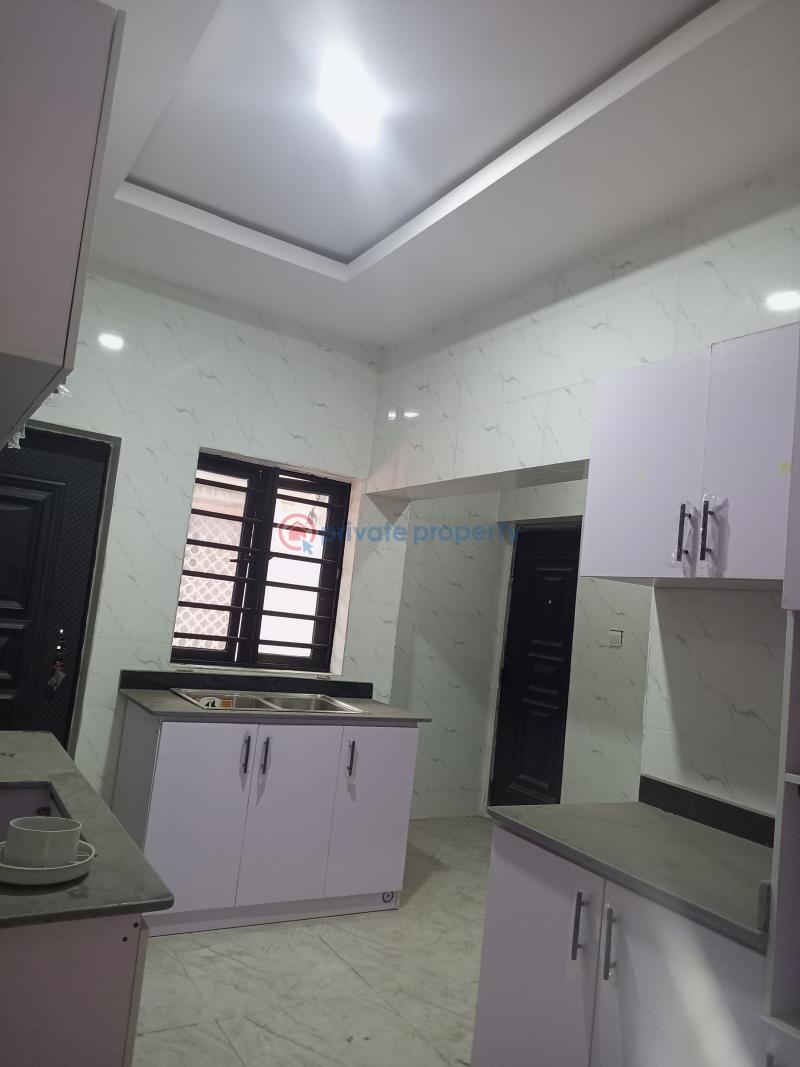 3 bedroom Flat & Apartment For Rent Ejigbo Nnpc Axis Oke-afa Isolo Lagos - 5