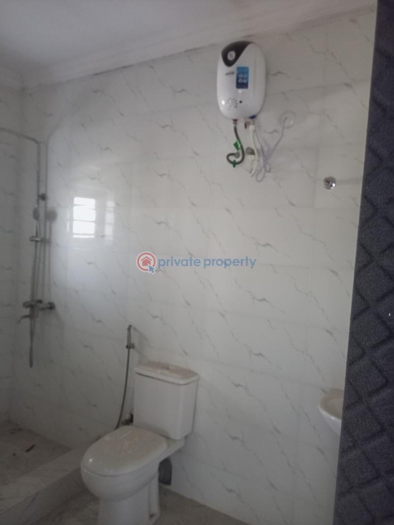 3 bedroom Flat & Apartment For Rent Ejigbo Nnpc Axis Oke-afa Isolo Lagos - 14