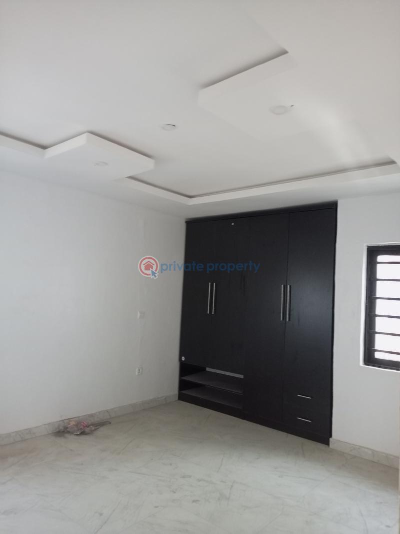 3 bedroom Flat & Apartment For Rent Ejigbo Nnpc Axis Oke-afa Isolo Lagos - 4