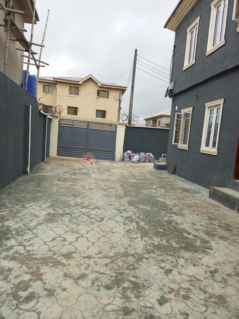 2 bedroom House For Sale At Bucknor Estate Isolo Lagos - 18