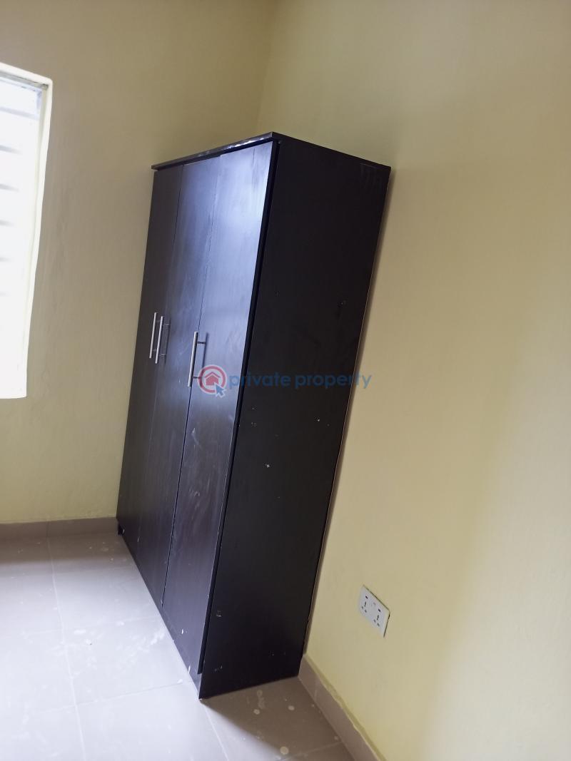 2 bedroom House For Sale At Bucknor Estate Isolo Lagos - 11