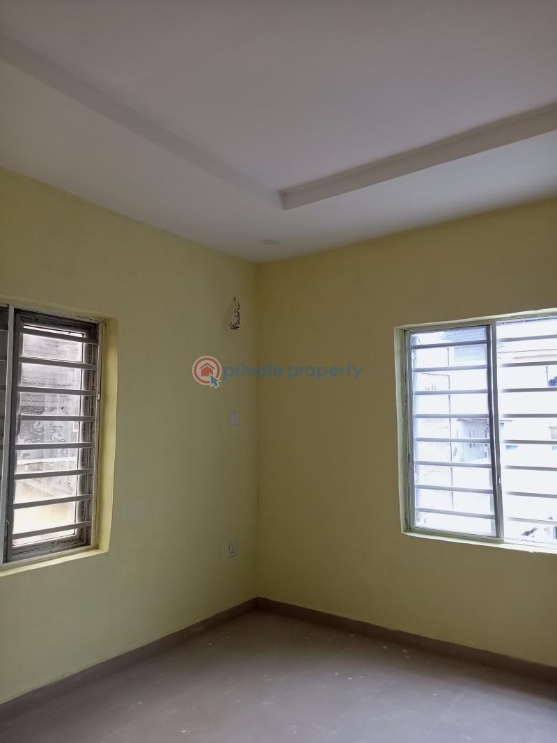 2 bedroom House For Sale At Bucknor Estate Isolo Lagos - 12