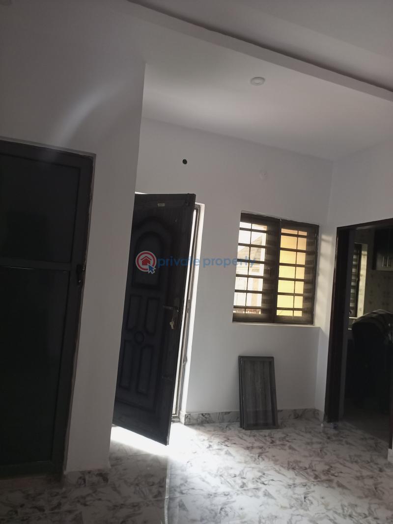 1 bedroom Flat & Apartment For Rent Bucknor Isheri Bridge. Isolo Lagos - 4