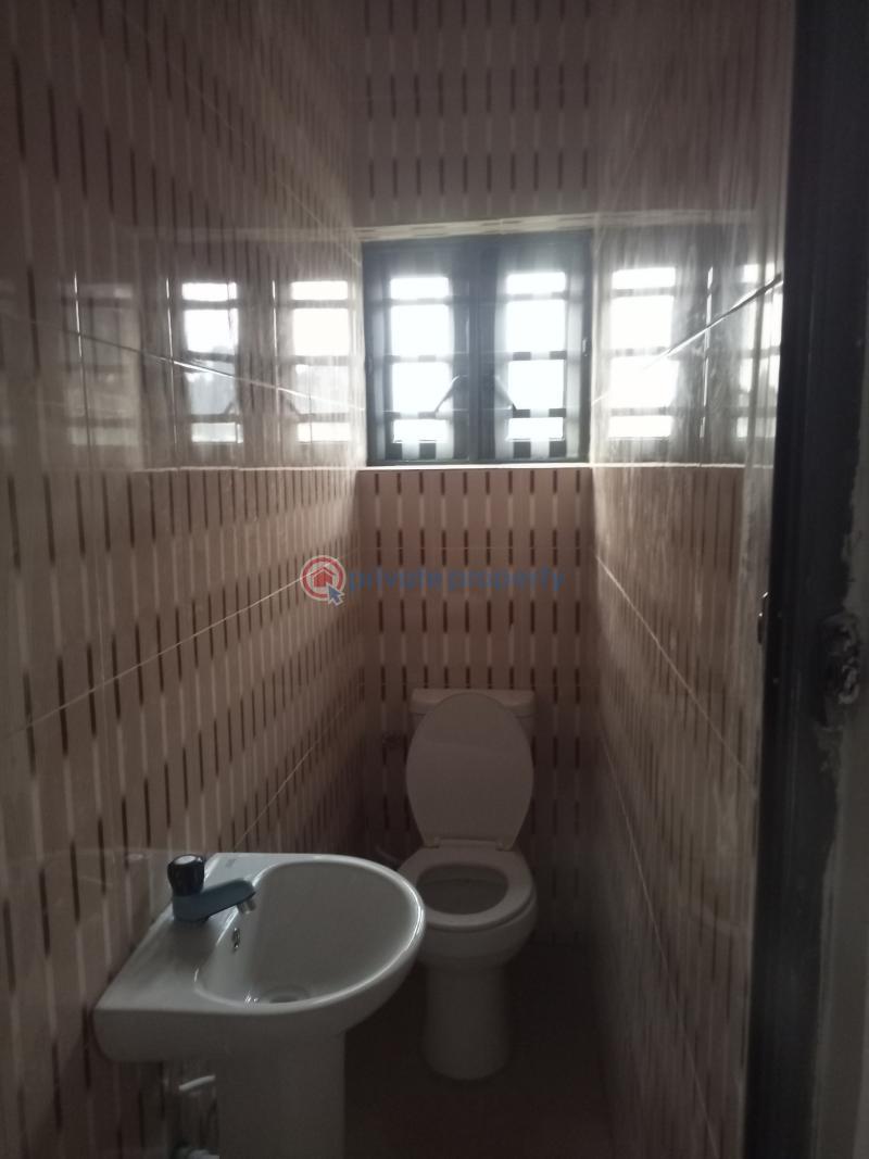 1 bedroom Flat & Apartment For Rent Bucknor Isheri Bridge. Isolo Lagos - 8