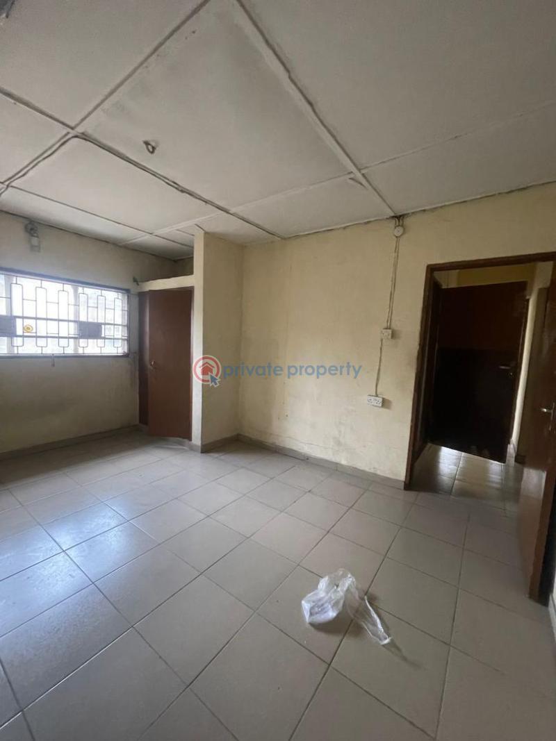 3 bedroom Flat & Apartment For Rent Off Brown Road, Surulere Lagos - 2