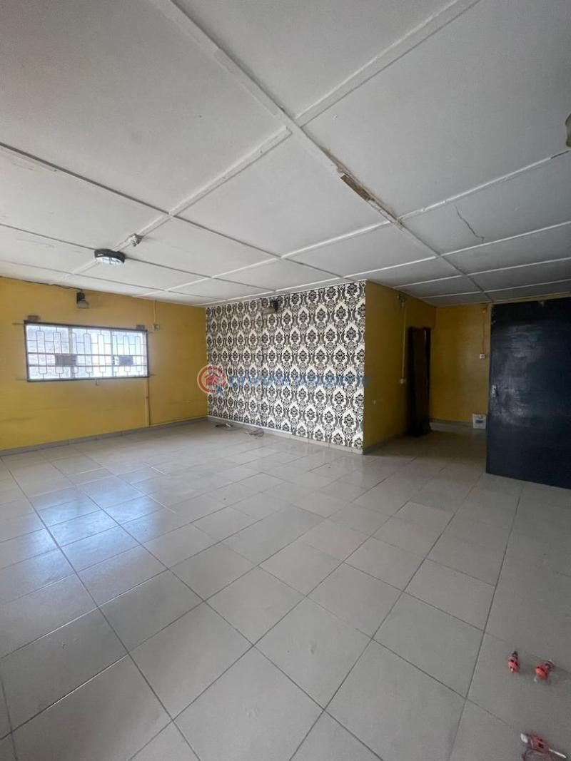3 bedroom Flat & Apartment For Rent Off Brown Road, Surulere Lagos - 9
