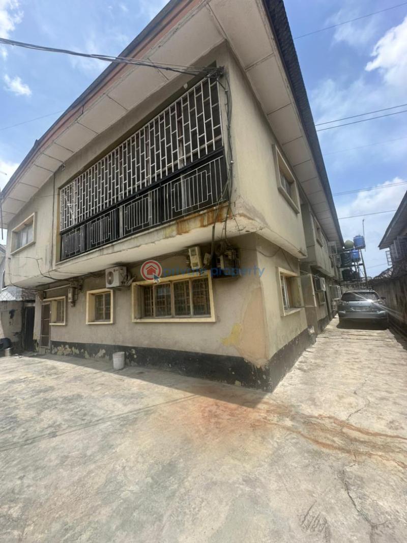 3 bedroom Flat & Apartment For Rent Off Brown Road, Surulere Lagos - 8