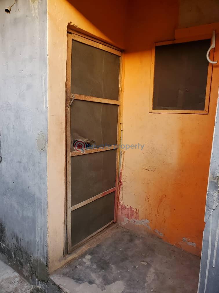 1 bedroom Flat & Apartment For Rent Odogbolu Surulere Lagos - 1