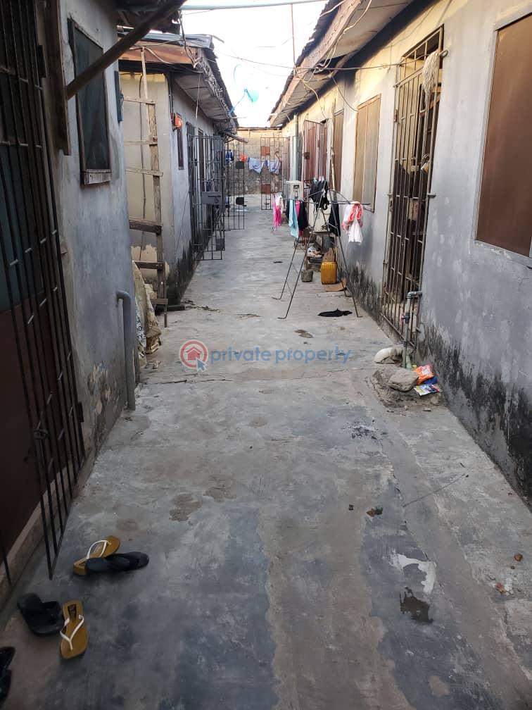 1 bedroom Flat & Apartment For Rent Odogbolu Surulere Lagos - 7