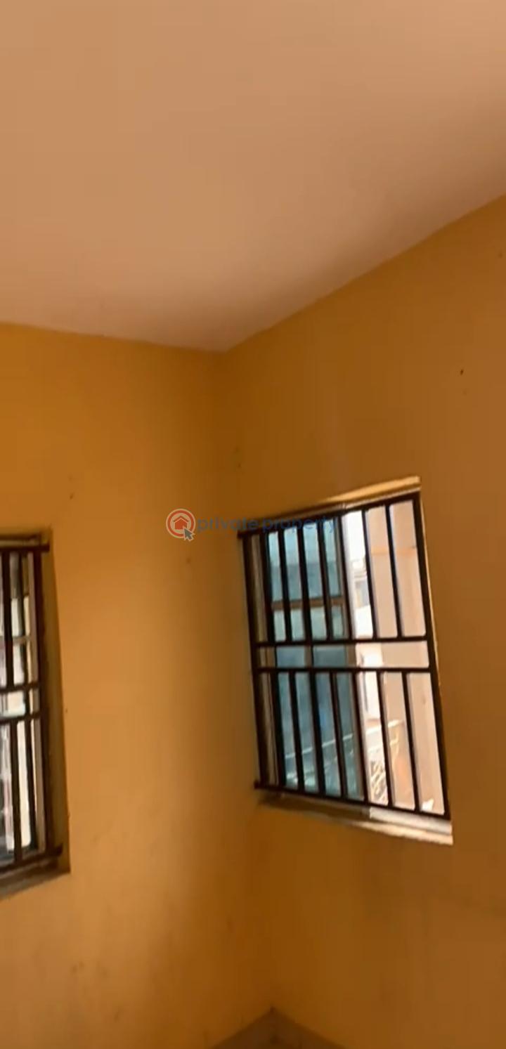 1 bedroom Flat & Apartment For Rent Iyana Oworo Oworonshoki Gbagada Lagos - 0