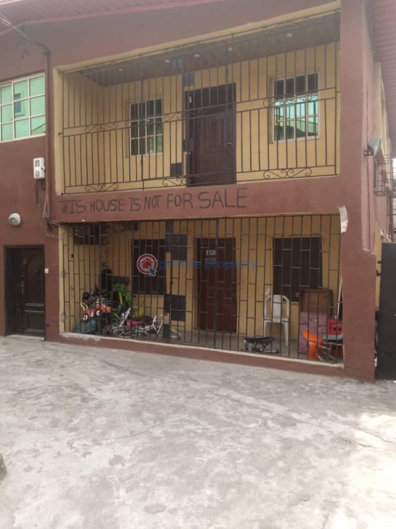 Mixed use - 1 Commercial Property For Sale Adefioye Street Surulere Lagos - 1