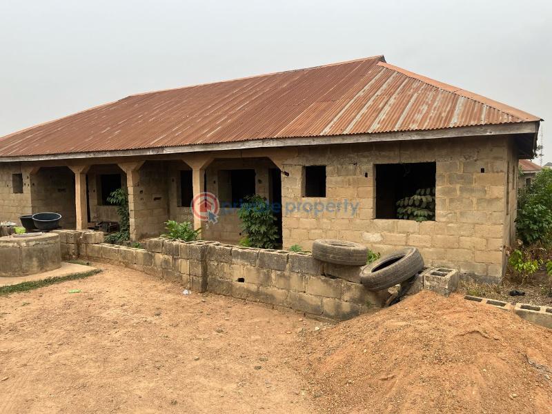 3 bedroom House For Sale Olosa Estate Akala Express Ibadan Oyo - 1