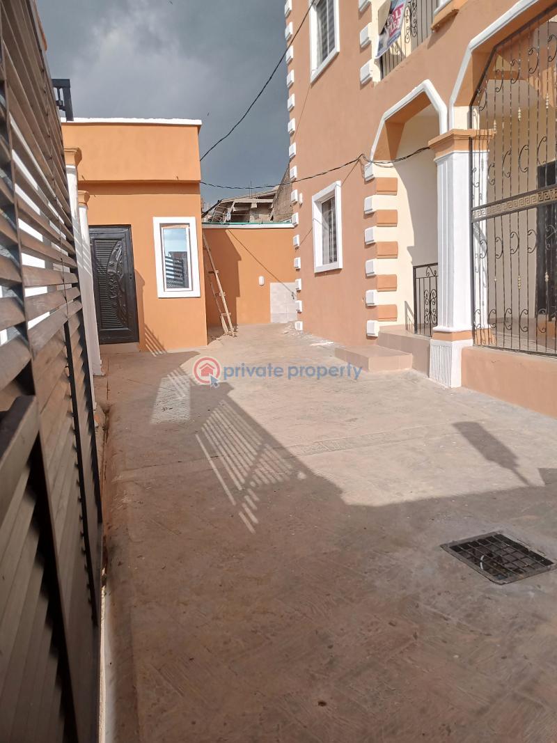 For rent Self Contain No 15, Sango Axis Sango Ibadan Bodija Ibadan Oyo