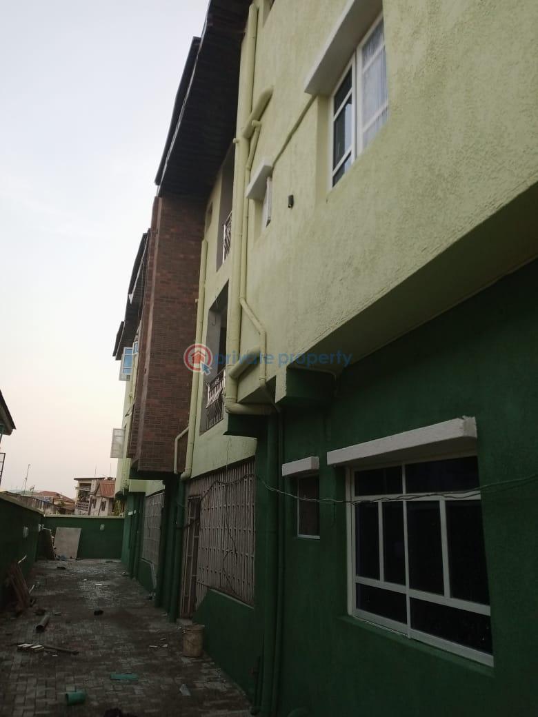 3 bedroom House For Rent Onike Yaba Lagos - 7