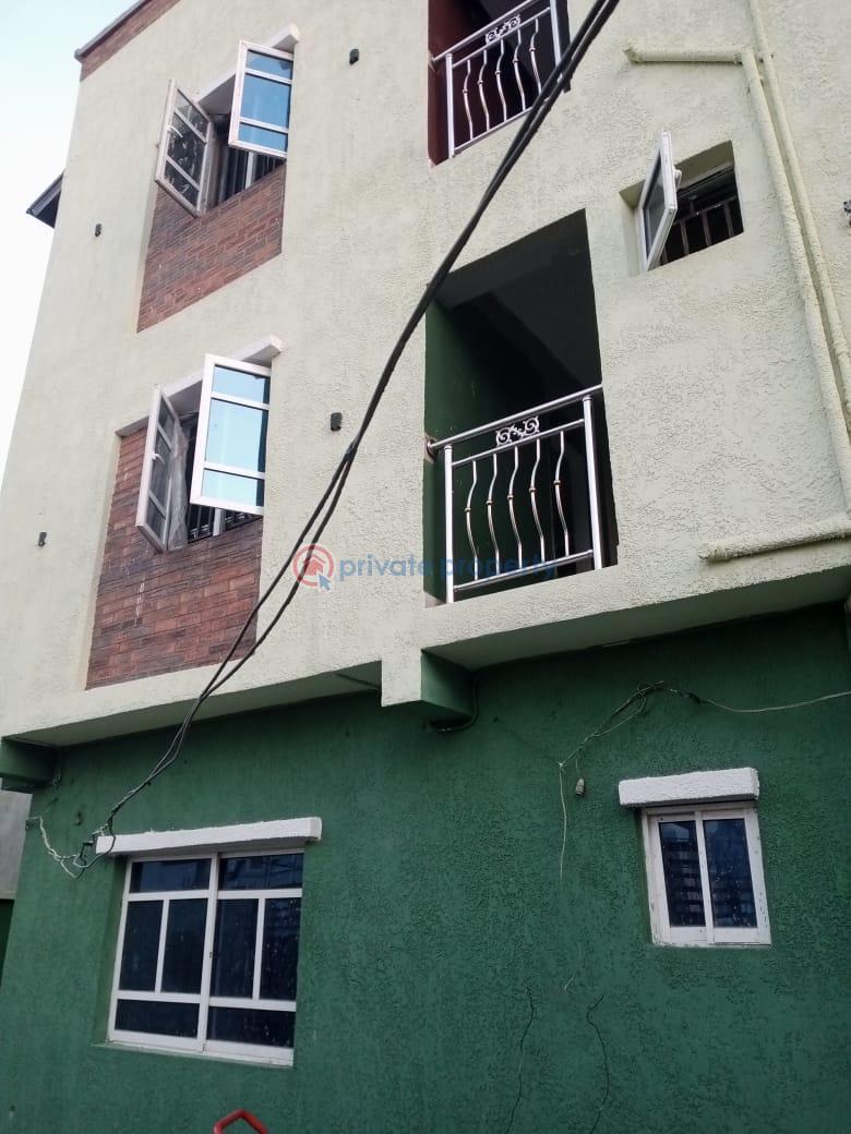 3 bedroom House For Rent Onike Yaba Lagos - 17