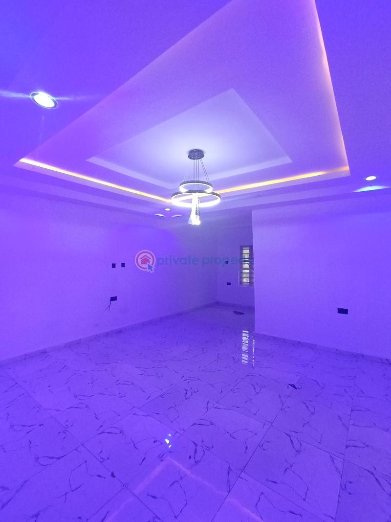 For rent 2 bedroom House Within Shell Cooperative Area Eneka Off