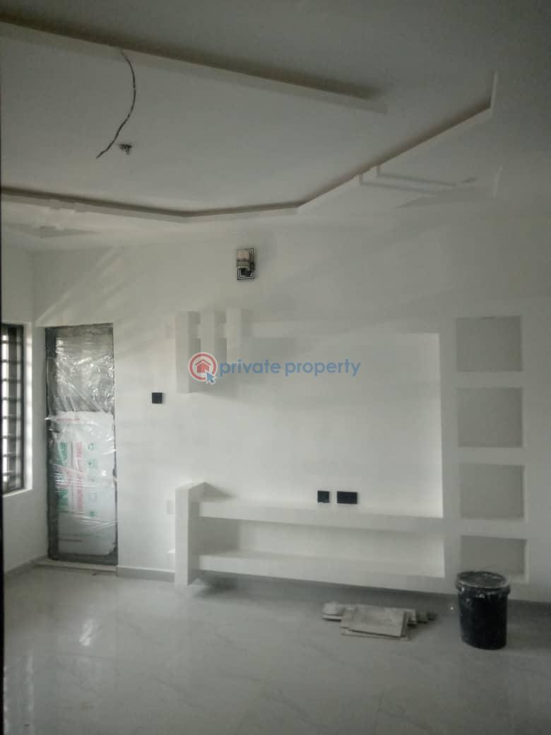 For rent 2 bedroom Block Of Flats Area 1 Estate Salolo Bus Stop Off