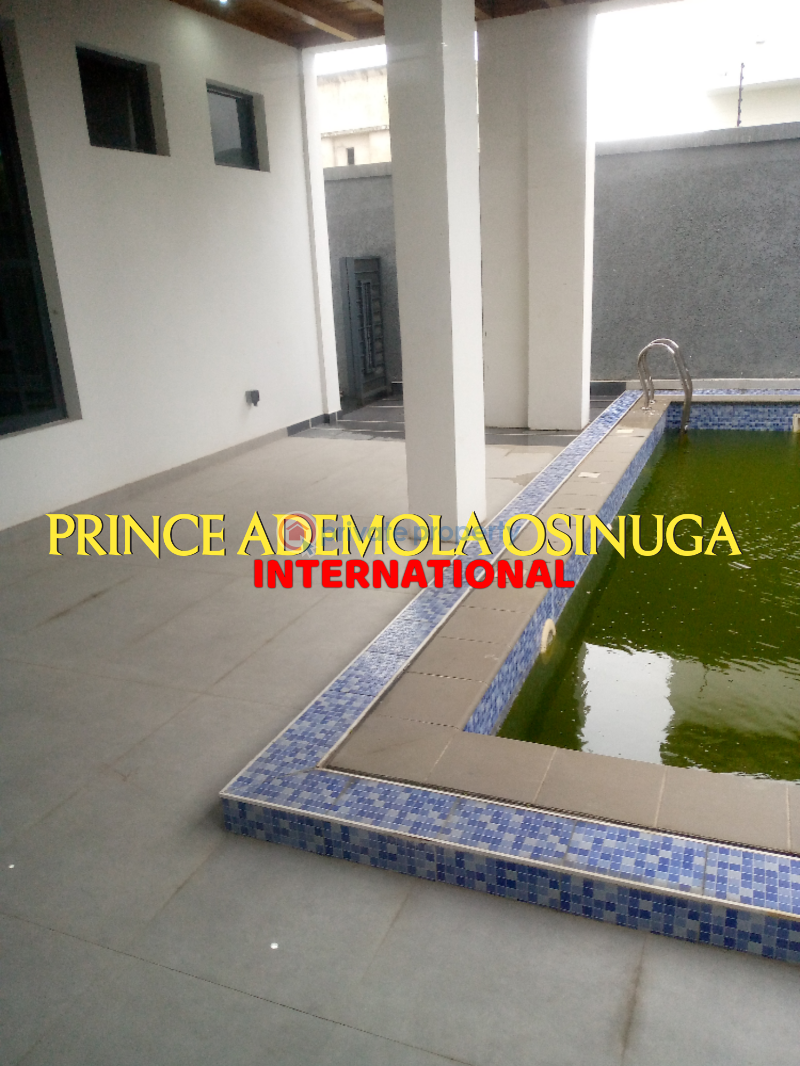 5 bedroom Detached Duplex For Sale Mojisola Onikoyi Estate Lagos - 0