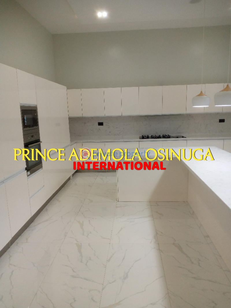 5 bedroom Detached Duplex For Sale Mojisola Onikoyi Estate Lagos - 2