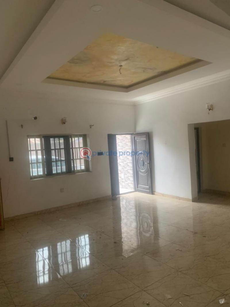 3 bedroom Flat & Apartment For Rent Iwaya Yaba Lagos - 2