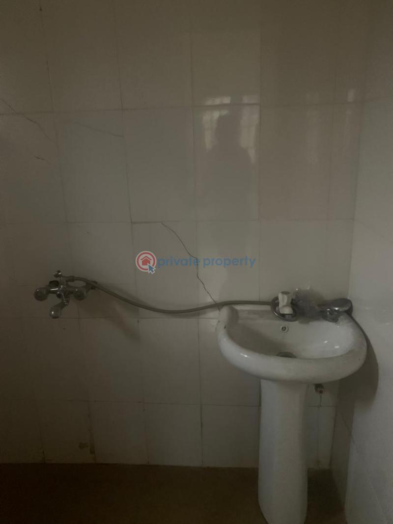 3 bedroom Flat & Apartment For Rent Iwaya Yaba Lagos - 7