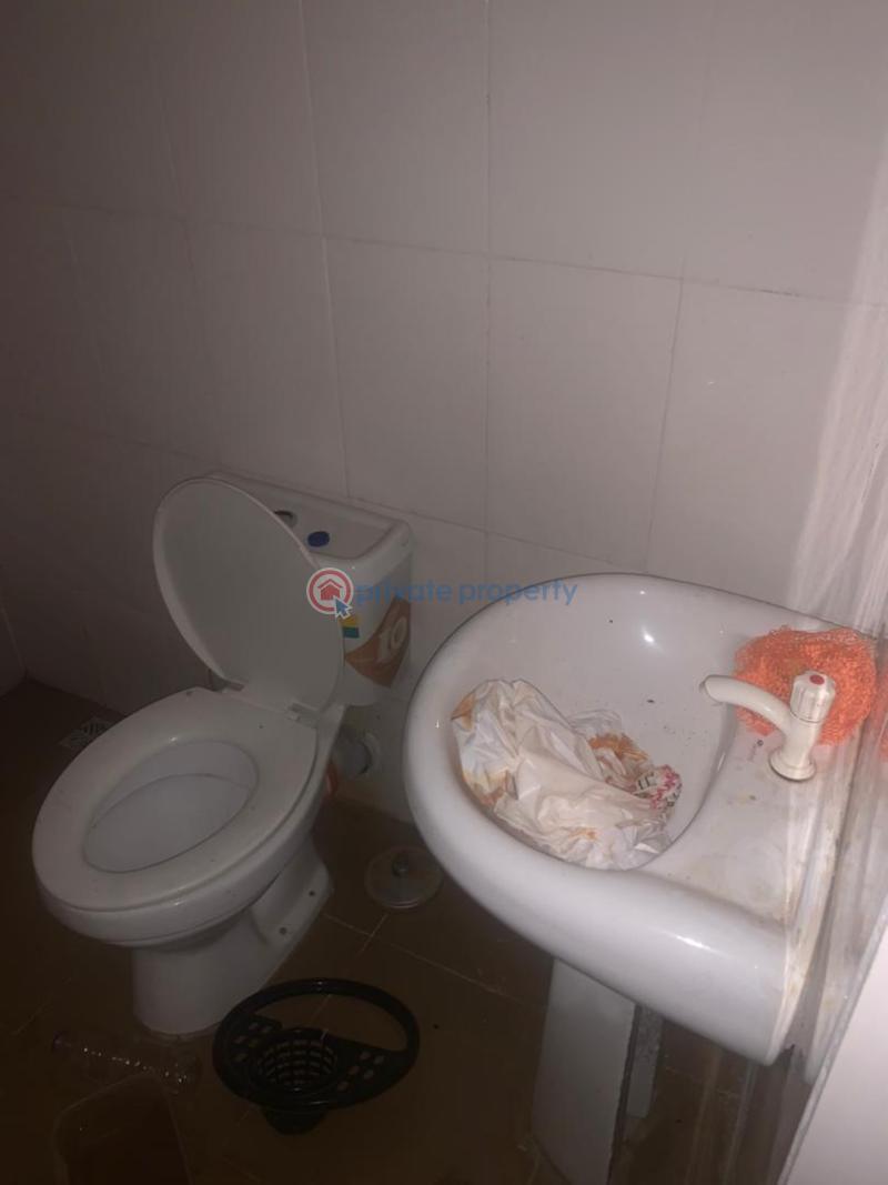 3 bedroom Flat & Apartment For Rent Iwaya Yaba Lagos - 8