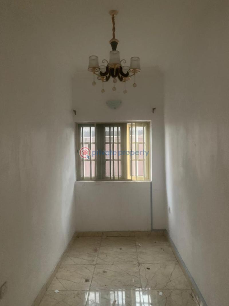 3 bedroom Flat & Apartment For Rent Iwaya Yaba Lagos - 5