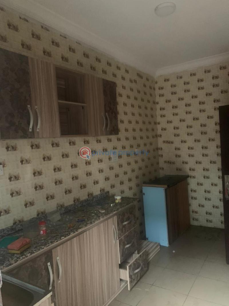 3 bedroom Flat & Apartment For Rent Iwaya Yaba Lagos - 4
