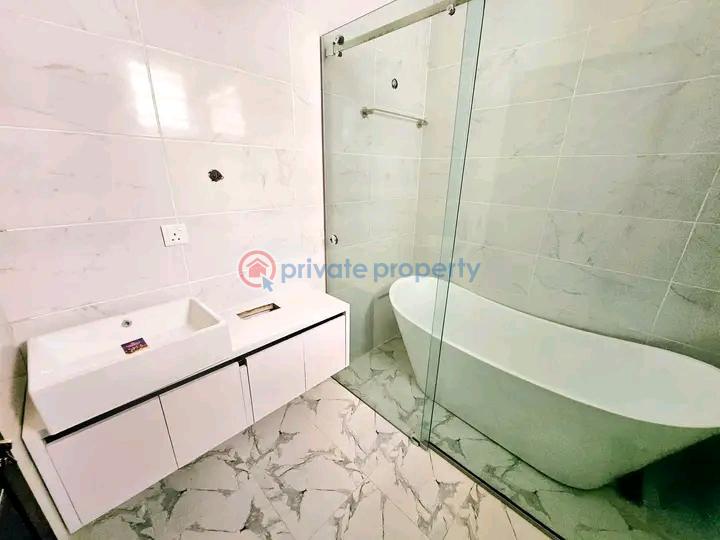 5 bedroom Detached Duplex For Sale Omole Phase 1 Estate Gra Agidingbi Ikeja Lagos - 5