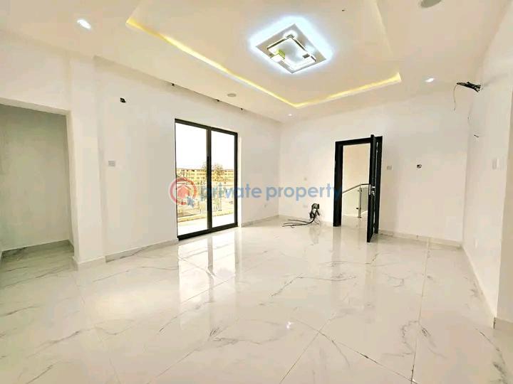 5 bedroom Detached Duplex For Sale Omole Phase 1 Estate Gra Agidingbi Ikeja Lagos - 6