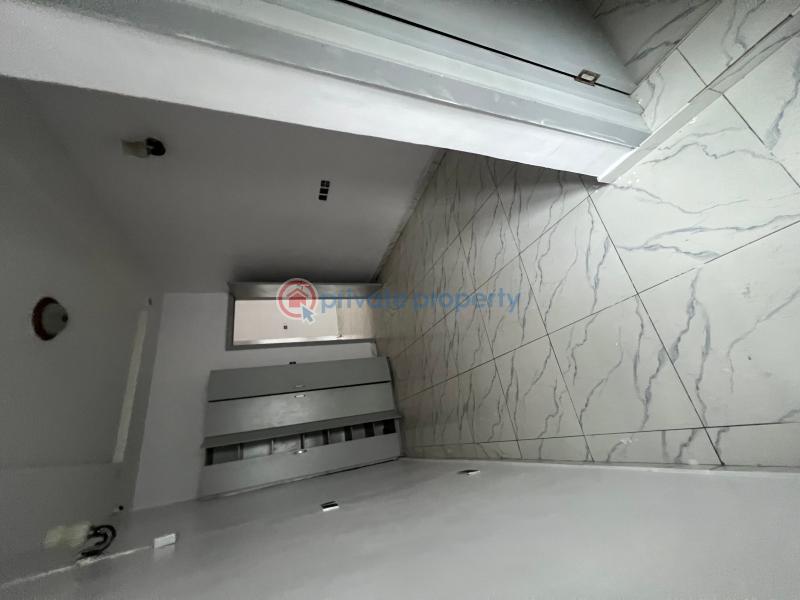 1 bedroom Shared Apartment For Rent Van Daniel Along Lekki Expressway Lagos - 2