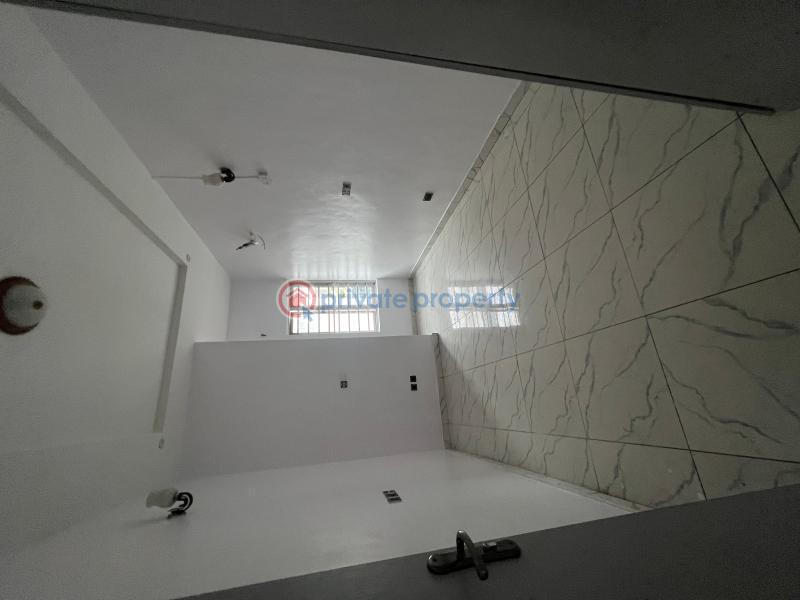 1 bedroom Shared Apartment For Rent Van Daniel Along Lekki Expressway Lagos - 3