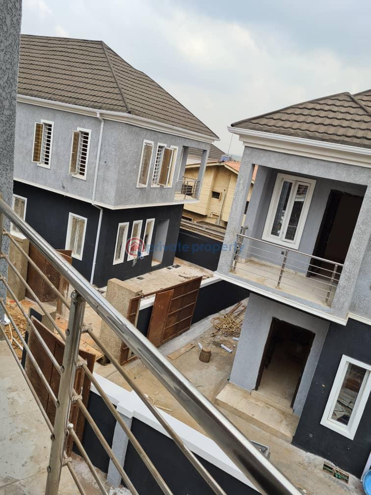 For sale 4 bedroom House In A Lovely Serene Estate River Valley