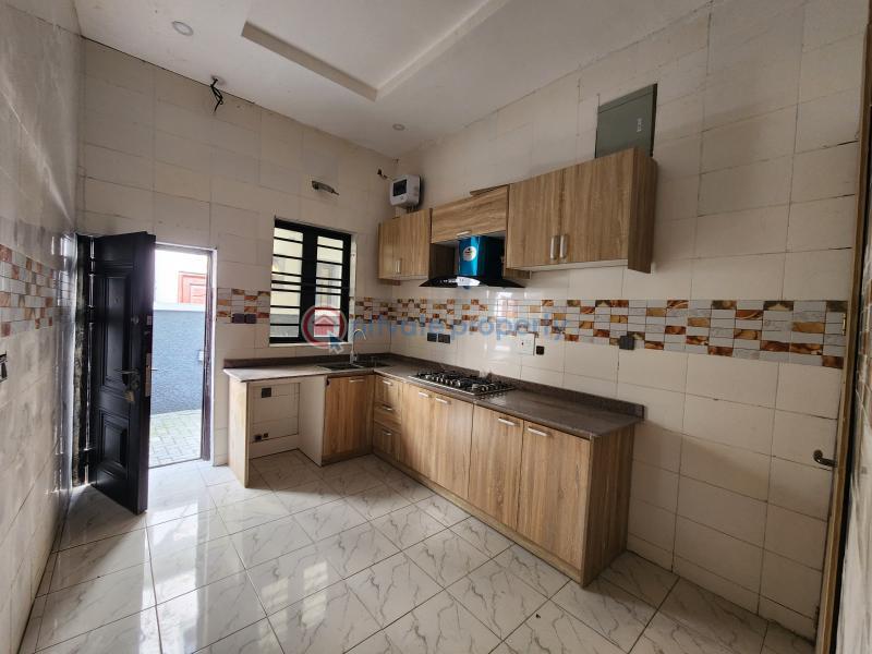 4 bedroom House For Sale Orchid Road Lekki Lagos - 5