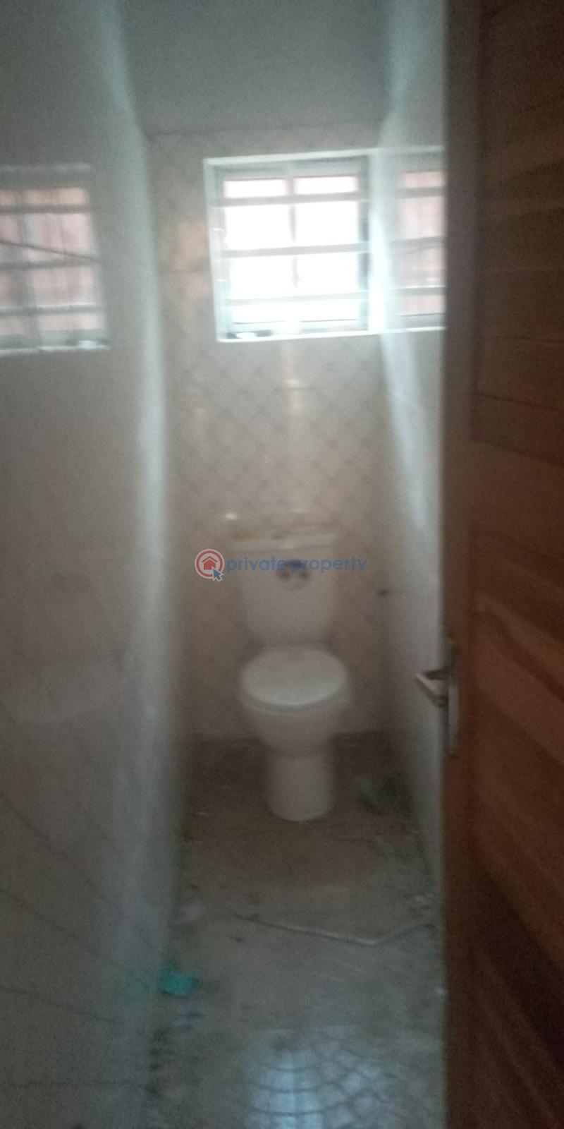 2 bedroom Block Of Flats For Rent Ariyo Close, Mafoluku Oshodi Lagos - 2